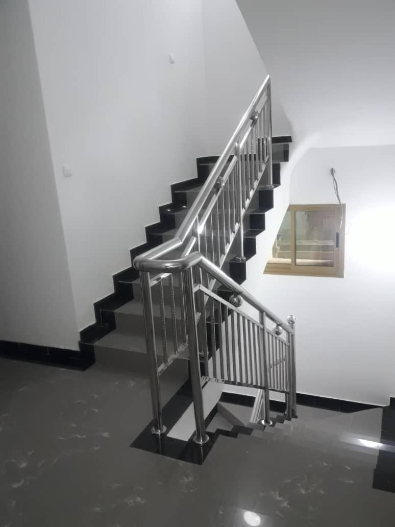 Hotel La Couronne Rw Yaounde Bagian luar foto