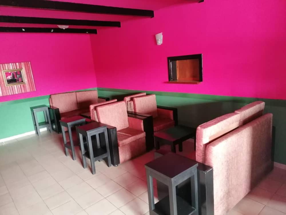 Hotel La Couronne Rw Yaounde Bagian luar foto